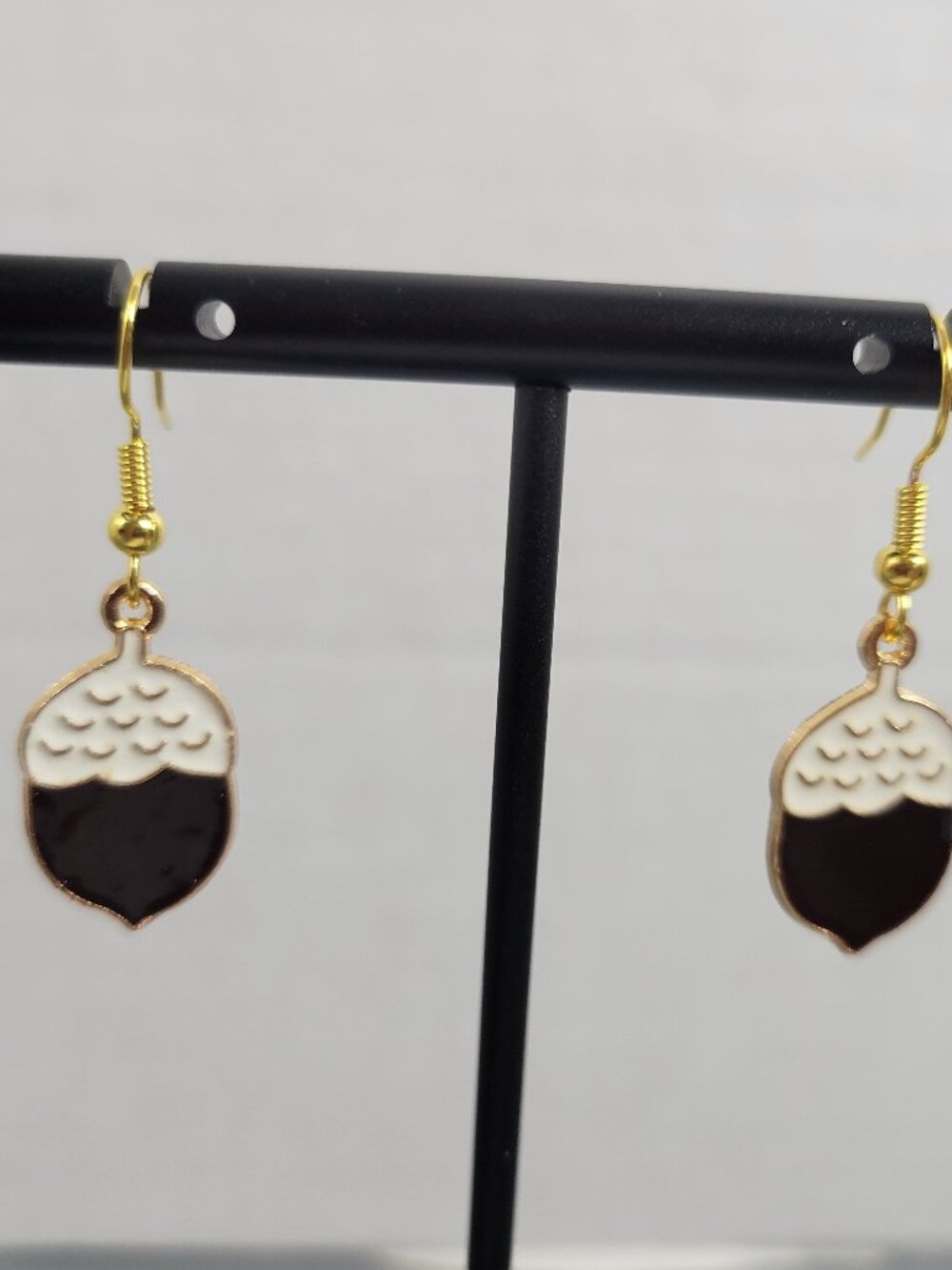 Cute Acorn Dangle Earrings Fall Autumn Enamel Thanksgiving Gold Tone Gift E107E
